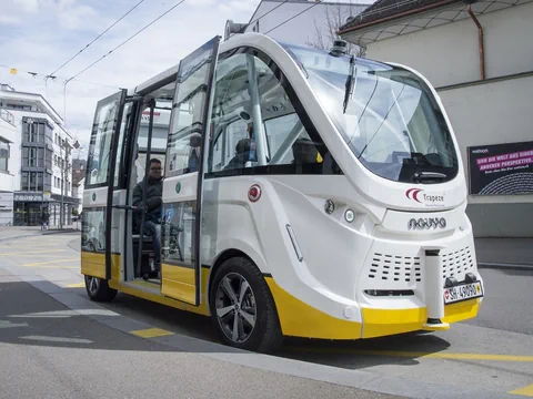 Selbstfahrender Bus in Neuhausen