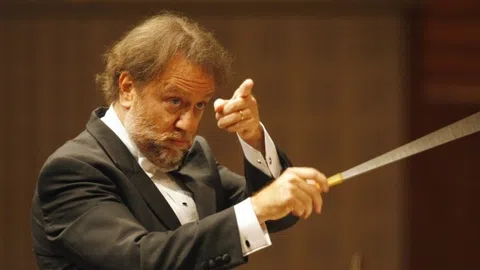 Riccardo Chailly.