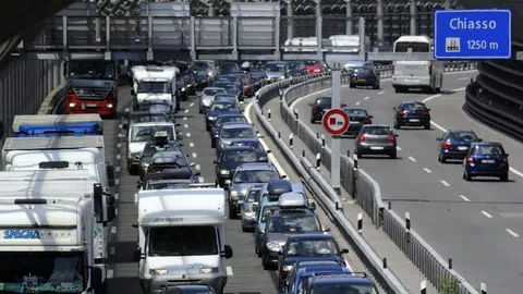 Autobahn bei Chiasso, Stau.