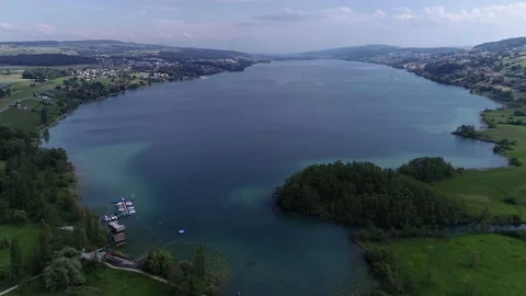 Auf dem Bild ist der Hallwilersee zu sehen.