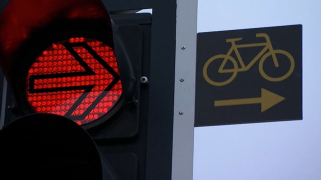 fahrrad rechts abbiegen rote ampel schweiz