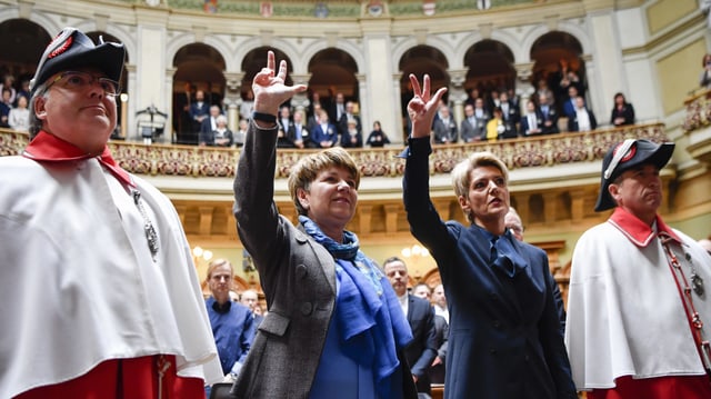 Viola Amherd und Karin Keller-Sutter schwören ihren Amtseid