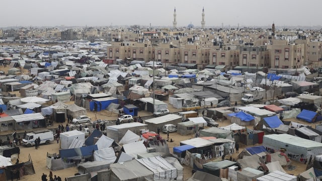 Eine Zeltstadt in der Stadt Rafah im Gazastreifen.