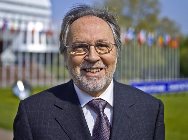 Dick Marti vor dem Palace of Europe in Strasbourg.