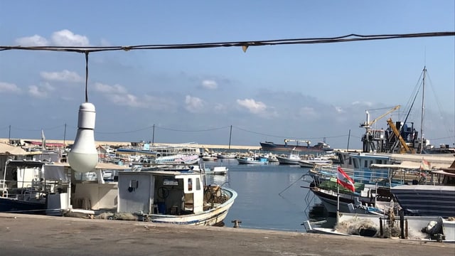 Boote in einem Hafen