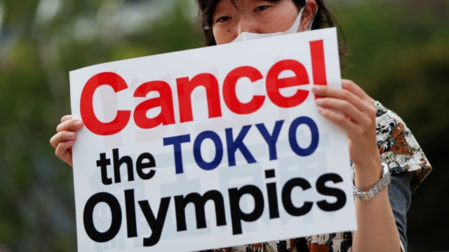 Demonstrantin in Tokio, 23. Juli 2020