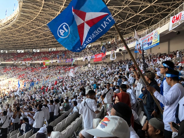 An einer Wahlveranstaltung von Prabowo Subianto, dem Gegenkandidaten von Joko Widodo.