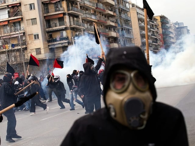 Protestierende auf der Strasse.