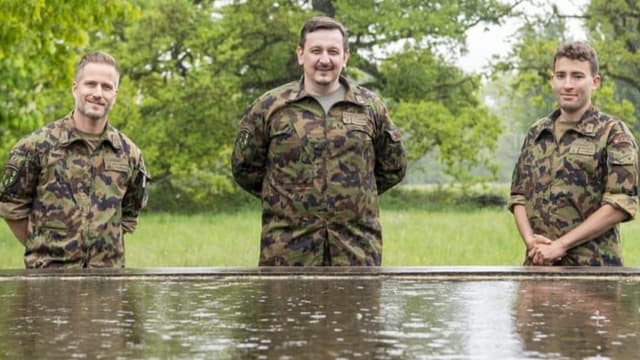 Die Seelsorger Daniele Scarabel, Muris Begovic und Jonathan Schoppig in Camouflage.