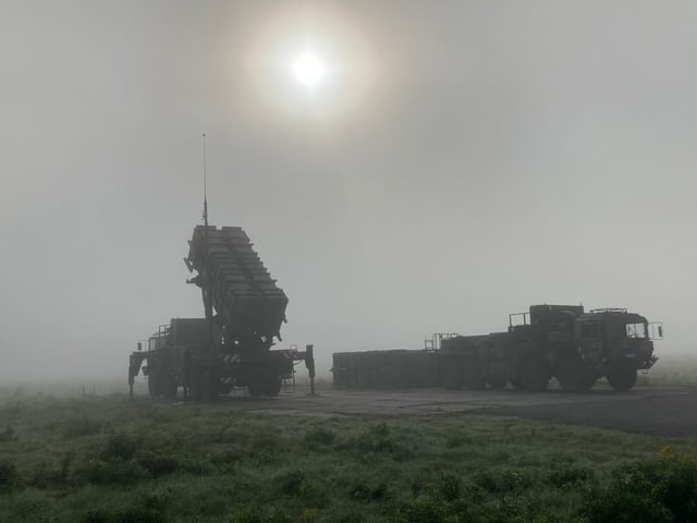 Alle Patriot-Abschussrampen auf dem Flugplatz von Sliac sind Richtung Osten, Richtung Ukraine gerichtet.