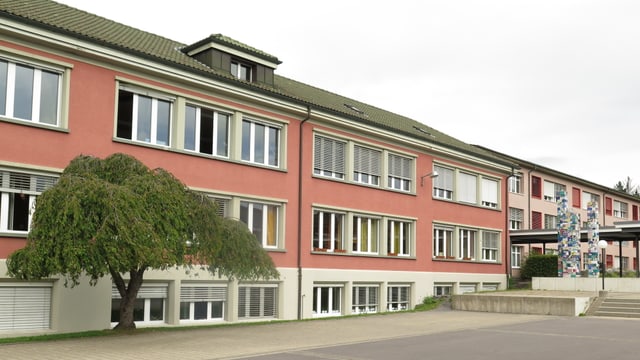 Das Hessgutschulhaus im Liebefeld.