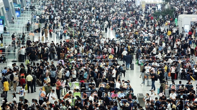 Chinese railways expect 108 million travelers in the next ten days.