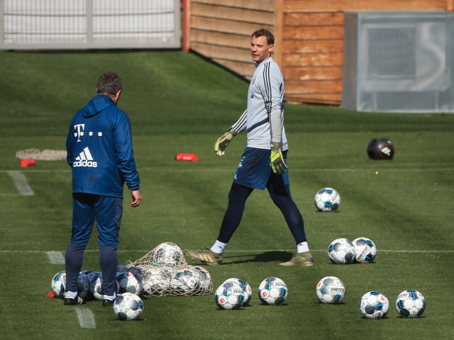 Klare Worte Vom Bayern-Trainer - Rückendeckung Für Keeper Neuer - Sport ...