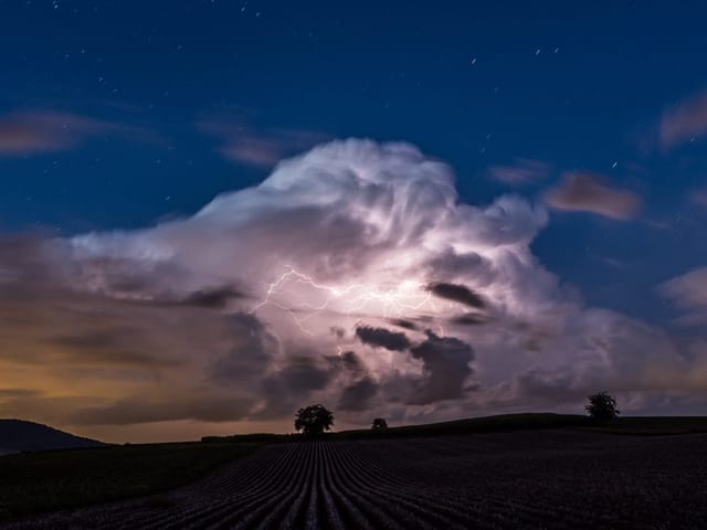 Gewitterwolke mit Blitz