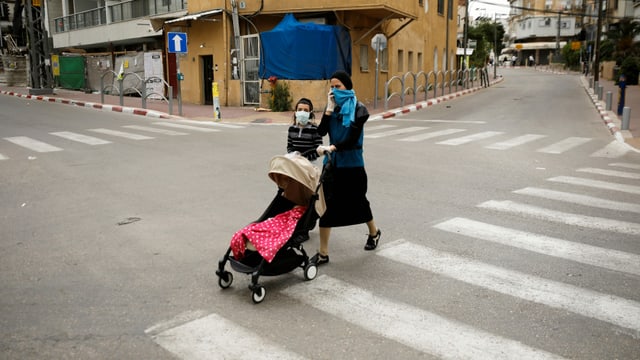 Family with respirator in Tel Aviv