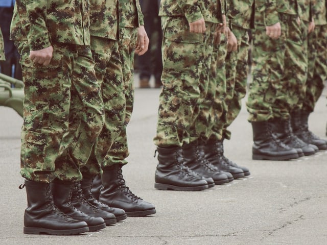 Militärschuhe