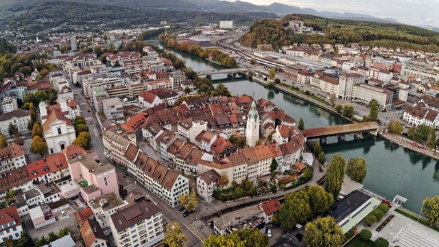 Vogelperspektive auf die Oltener Altstadt mitsamt Aare.