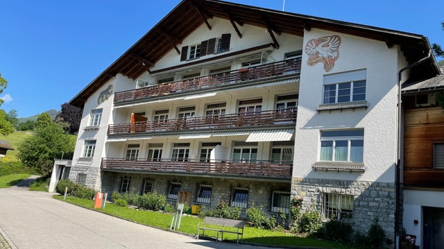 Das alte Spital Saanen sieht aus wie ein Chalet.