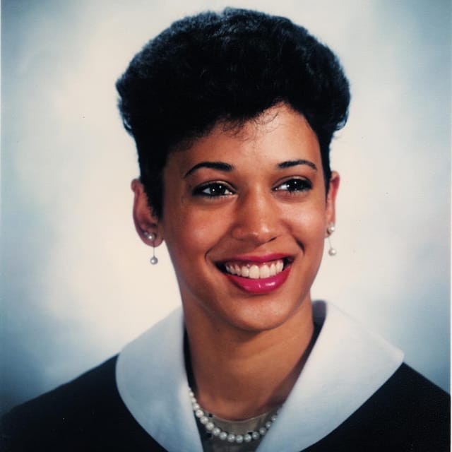 Kamala Harris als Studentin im Portrait.