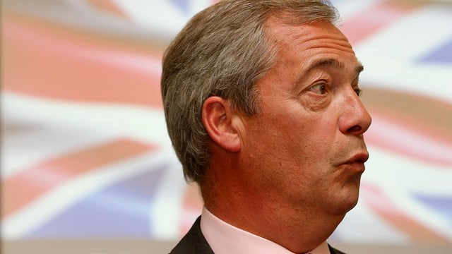 Nigel Farage vor einem Union Jack.