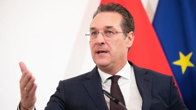 Strache am reden.