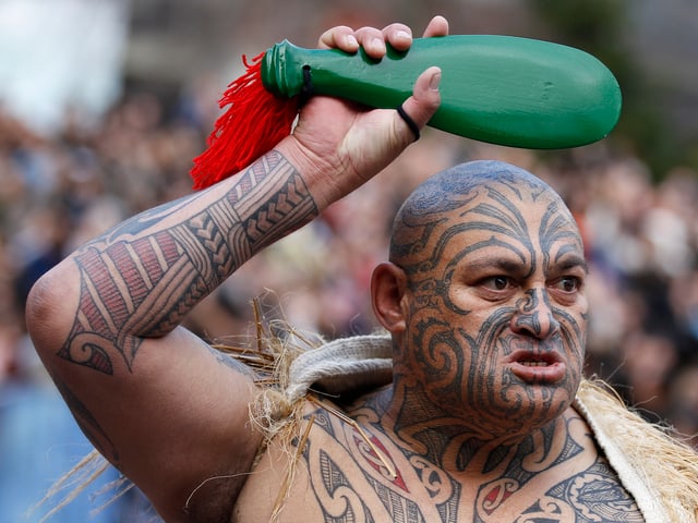 Neuseelands Ureinwohner Eine Tatowierung Im Gesicht Gute Idee News Srf