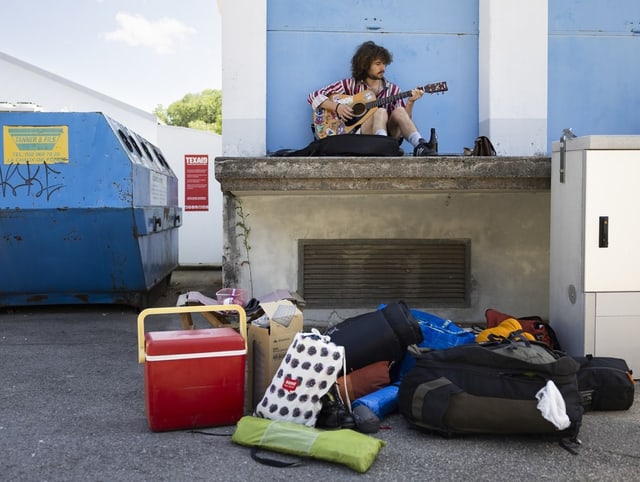 Mann mit Gitarre