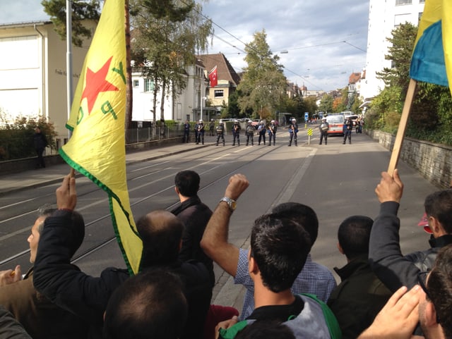 Kurdische Demonstranten in Zürich