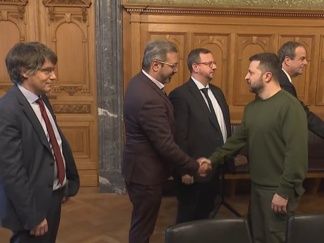 Politiker im Bundeshaus.