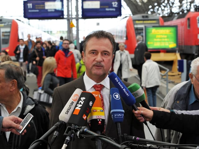 GDL-Chef begründet den Streik vor Medienschaffenden in Frankfurt