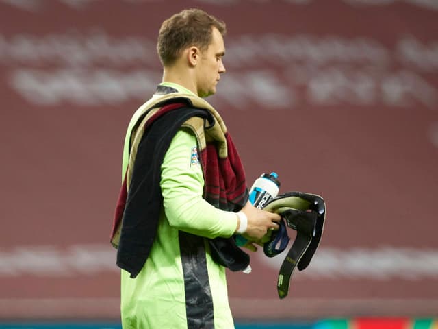 Manuel Neuer had to join him six times. 