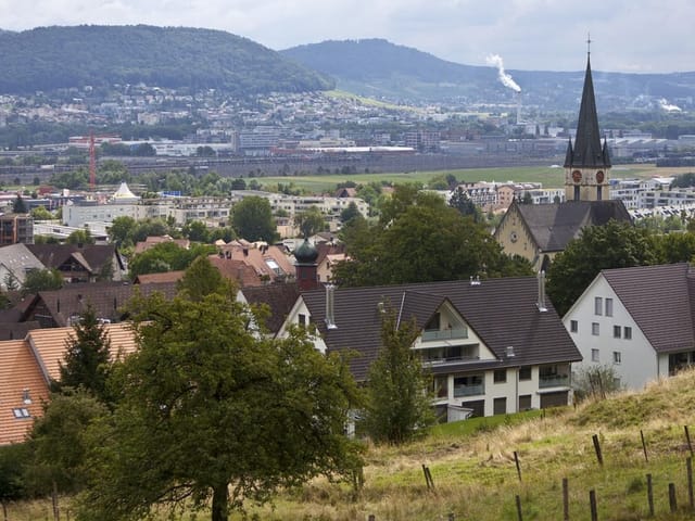 Der alte Dorfkern Spreitenbachs mit der Kirche.