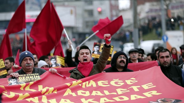 In Istanbul gedenken Demonstranten dem Tod eines Jugendlichen