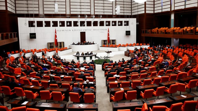 Blick ins türkische Parlament: Die Abgeordneten verlieren künftig an Einfluss. 