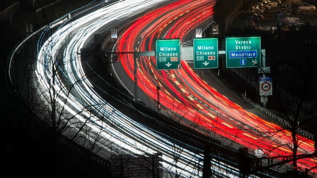 Image of the A2 highway near Mendrisio at night.