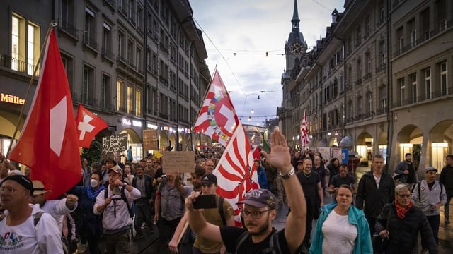 Menschen in der Berner Innenstadt