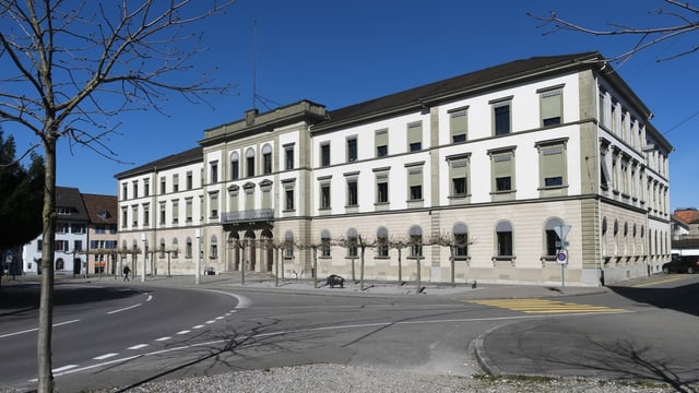 The Thurgau government building in Frauenfeld can be seen from the outside.