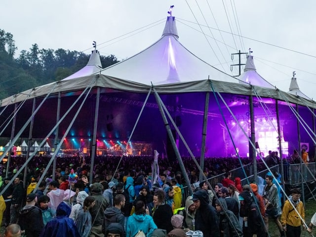 Die Sternenbühne von aussen am Openair St. Gallen