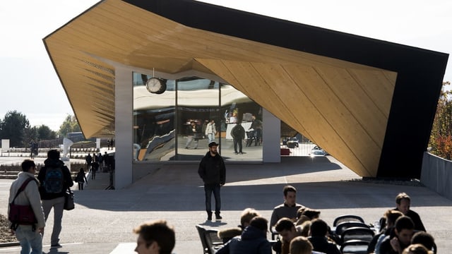 Das ArtLab-Gebäude auf dem Gelände der Eidgenössischen Technischen Hochschule (EPFL).