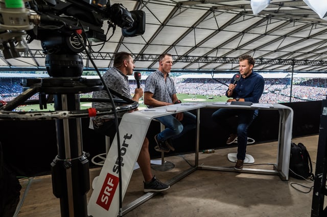 Jörg Abderhalden bei der Arbeit: im Gespräch mit Matthias Sempach und Sascha Ruefer