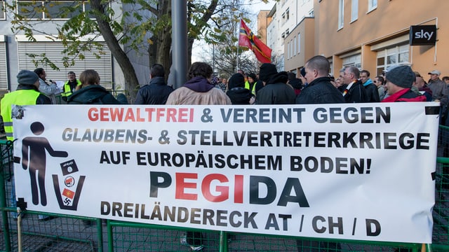 Pegida-Demonstration in Weil am Rhein im November 2015.