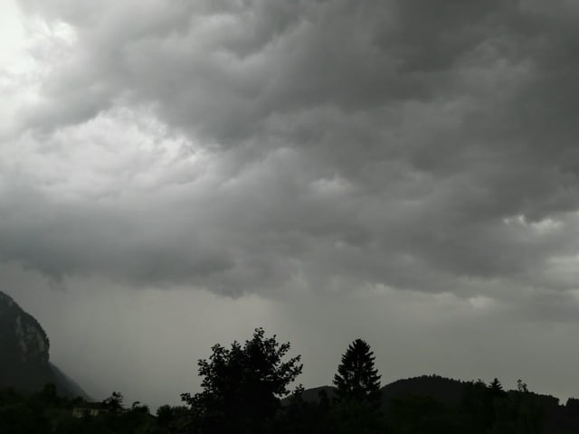 Gewitterwolke über dem Gürbetal