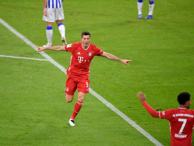 Robert Lewandowski hits four times. 