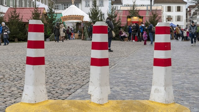 Blockade, die Anschlag auf Weihnachtsmarkt verhindern soll.