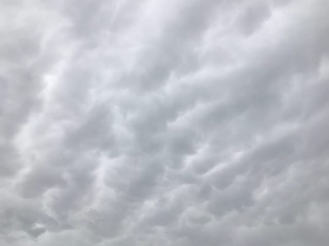 Mammatus-Wolken über Laufen