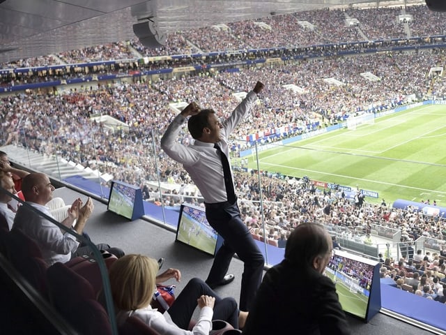 Macron feiert Frankreichs Titel an der Fussball-WM in Russland 2018