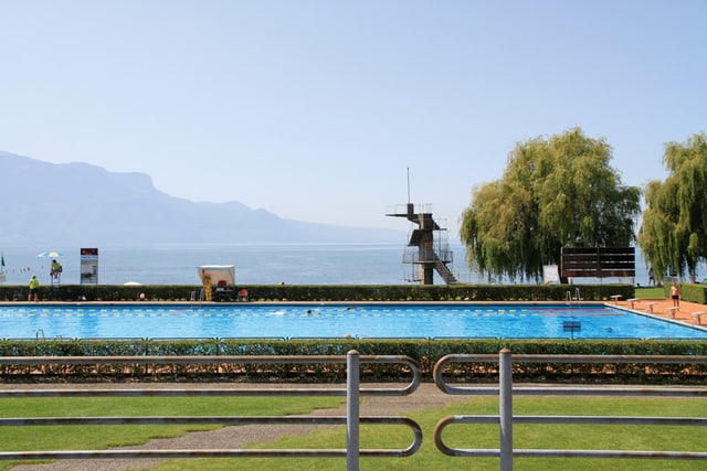 Blick auf die Badi in Vevey