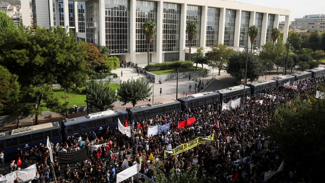 Protesters outside the courthouse