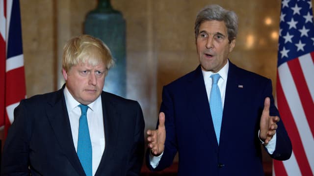 Die Aussenminister von Grossbritannien (Boris Johnson) und der USA (John Kerry, r.) an den Syrien-Gesprächen in London. 