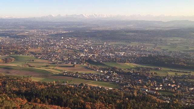 Ausblick vom Jura über das Mittelland zu den Alpen